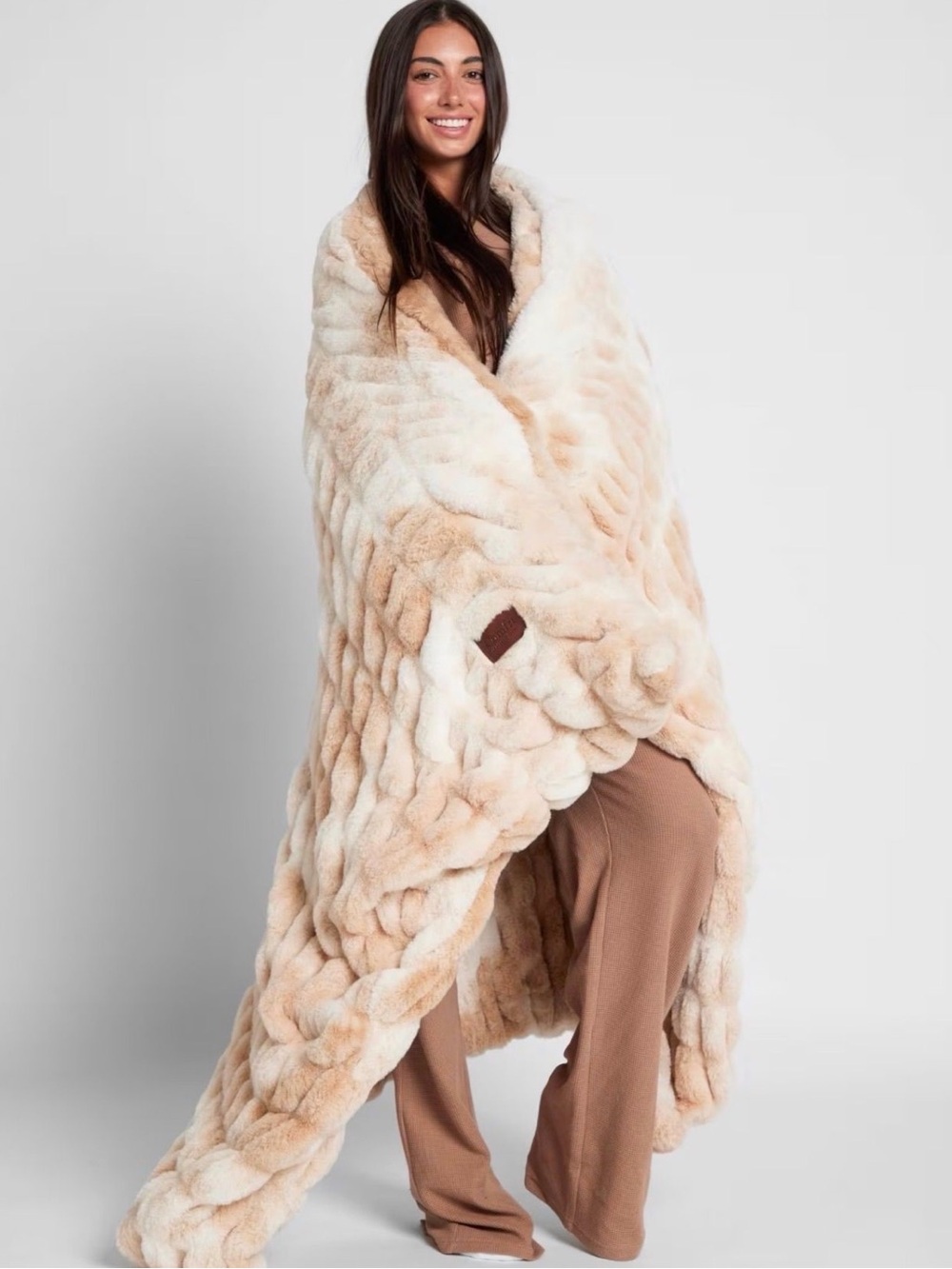 Comfrt NIB medium  Dreamer Blanket Cappuccino 50x60